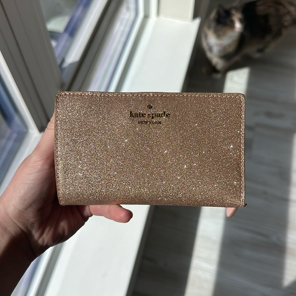 Kate Spade Wallet ✨